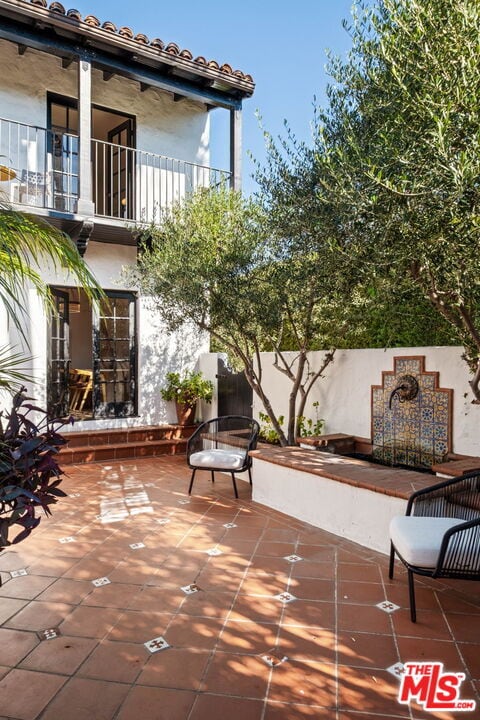 6677 Maryland Dr in Los Angeles, CA - Building Photo - Building Photo