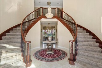 2493 Woodcreek Rd in Camarillo, CA - Foto de edificio - Building Photo