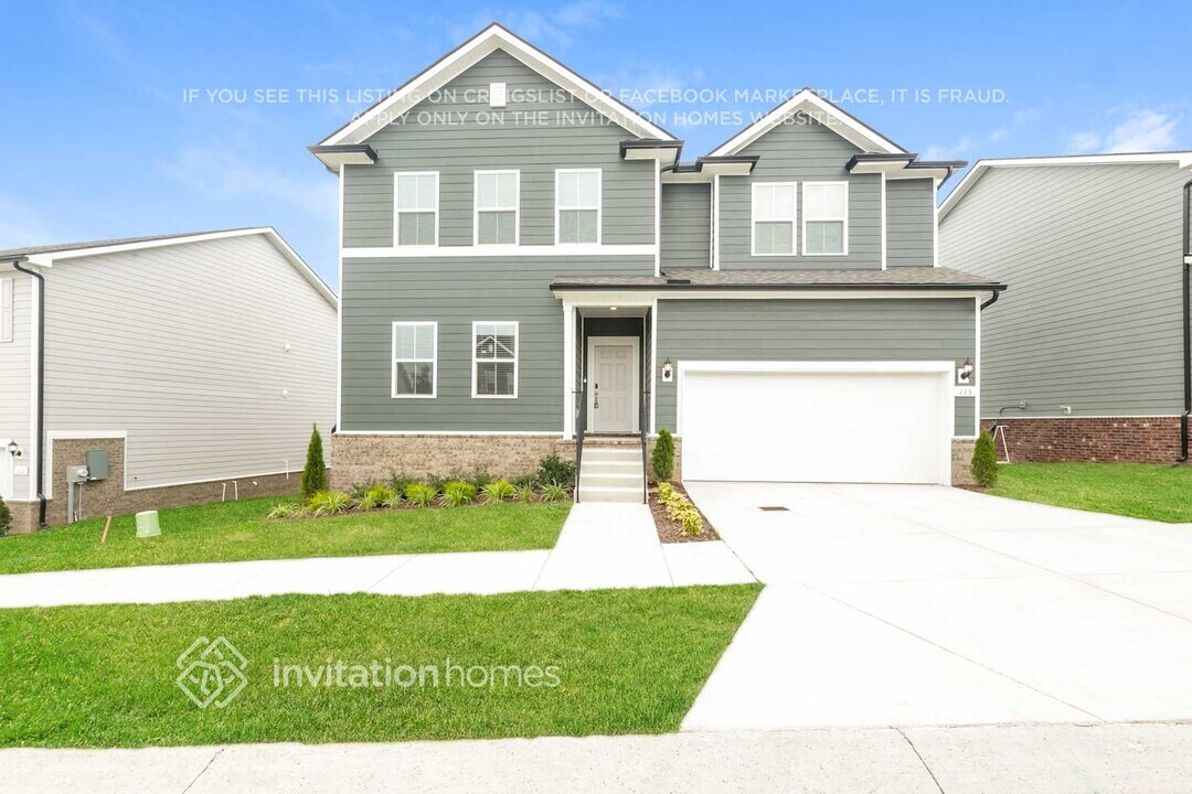 113 Glacier Wy in La Vergne, TN - Building Photo