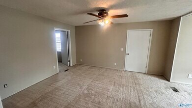 1109 Humes Ave NE in Huntsville, AL - Building Photo - Building Photo