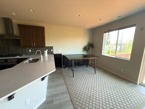 17237 NW Woodreed Ct in Portland, OR - Building Photo - Building Photo