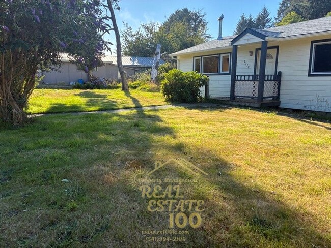 2538 NE 33rd St in Lincoln City, OR - Building Photo - Building Photo
