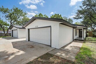 1714 Huge Oaks St in Houston, TX - Building Photo - Building Photo