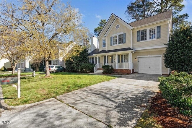 102 Mint Hill Dr in Cary, NC - Foto de edificio - Building Photo
