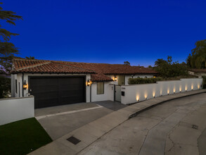 2260 Maravilla Dr in Los Angeles, CA - Building Photo - Building Photo