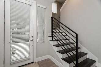 10806 Warwana Rd in Houston, TX - Building Photo - Building Photo