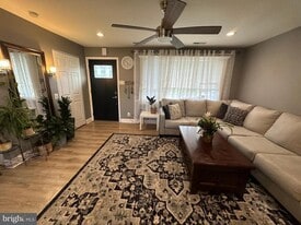 209 Yorkshire Rd in Fairless Hills, PA - Building Photo