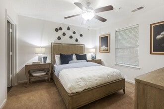 Hollis 7601 in Charlotte, NC - Building Photo - Building Photo