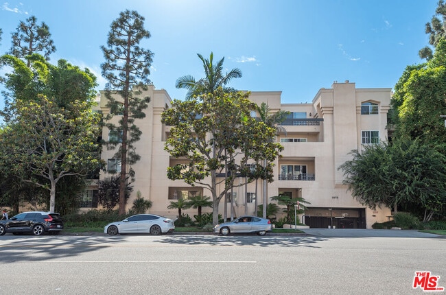 1875 S Beverly Glen Blvd in Los Angeles, CA - Building Photo - Building Photo