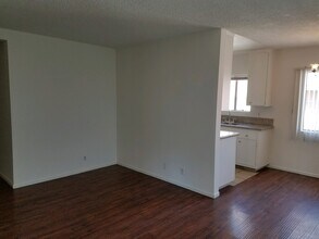 1610 Barry Ave, Unit 8 in Los Angeles, CA - Foto de edificio - Building Photo