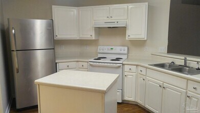 4851 Jaimee Leigh Dr in Milton, FL - Building Photo - Building Photo