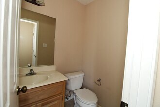 113 Silver Bay Ln in Lake Jackson, TX - Building Photo - Building Photo