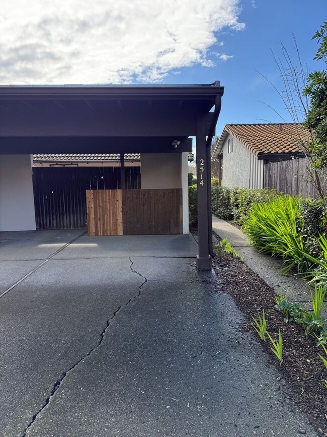 property at 2514 Overhill Ln