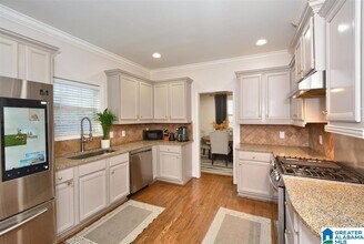 221 Castlehill Dr in Vestavia Hills, AL - Building Photo - Building Photo