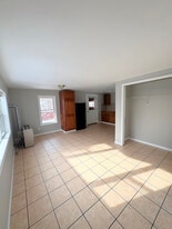 530 High St, Unit Studio in Ionia, MI - Building Photo