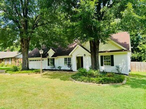 2212 Howard Rd in Germantown, TN - Building Photo - Building Photo