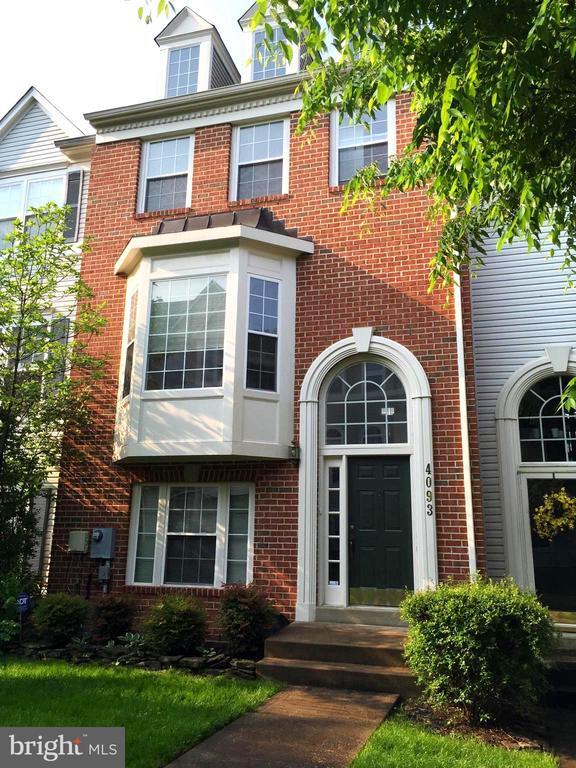 property at 4093 Fountainside Ln