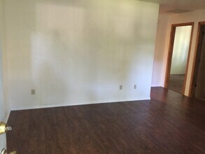 910 NW D St in Grants Pass, OR - Building Photo - Building Photo