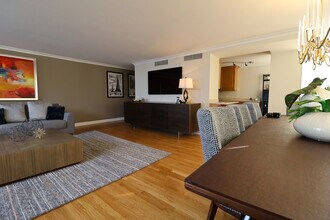 360 E Randolph St in Chicago, IL - Building Photo - Building Photo