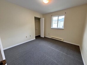 40 Young St in Fredericton, NB - Building Photo - Building Photo