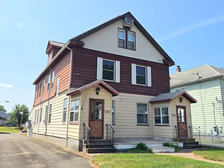 21 Oakwood St in East Hartford, CT - Foto de edificio
