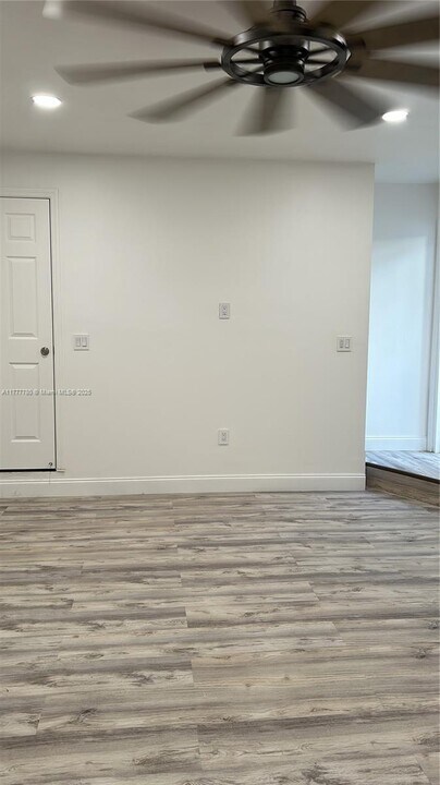 107xx 142nd Ct in Miami, FL - Building Photo