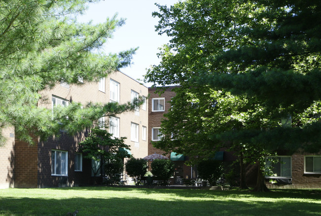 Robert A Cassidy Manor Apartments in Columbus, OH - Foto de edificio - Building Photo