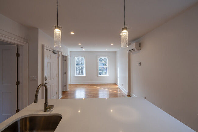 31 S Perry St in Poughkeepsie, NY - Building Photo - Building Photo