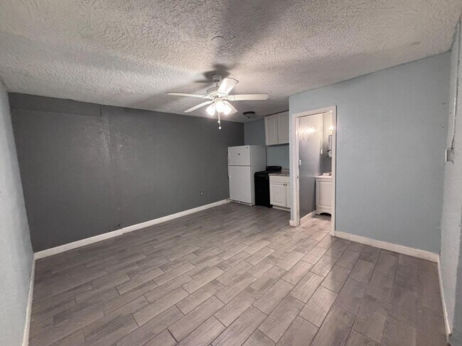 2131 Washington St NE in Palm Bay, FL - Building Photo - Building Photo