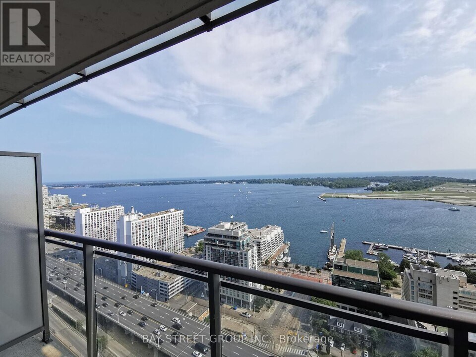 11-3911 Brunel Ct in Toronto, ON - Building Photo