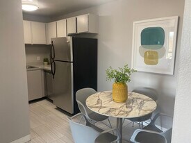 Vida Apartments in Denver, CO - Building Photo