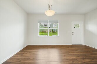 206 Marathon Ln in Candler, NC - Building Photo - Building Photo