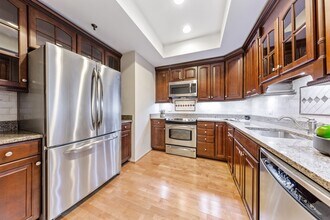 680 N Lake Shore Dr, Unit 1011 in Chicago, IL - Building Photo - Building Photo