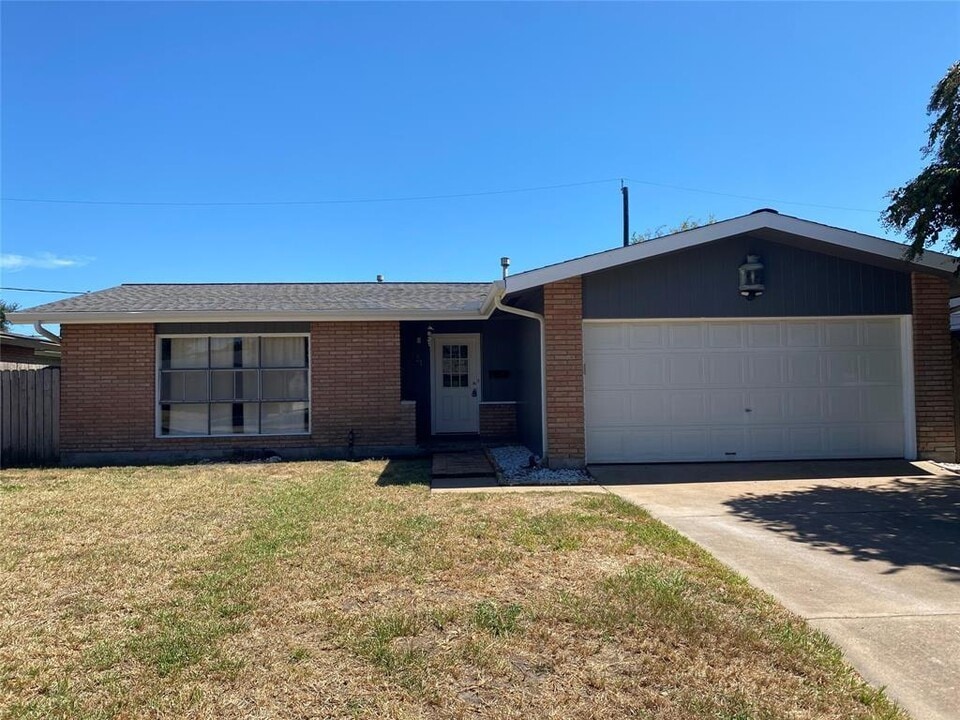121 Tuna St in Galveston, TX - Building Photo