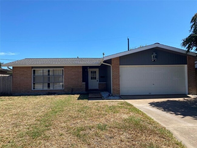 property at 121 Tuna St