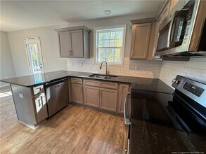 1045 Bombay Dr in Fayetteville, NC - Building Photo - Building Photo