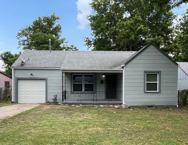 property at 819 N Gary Pl