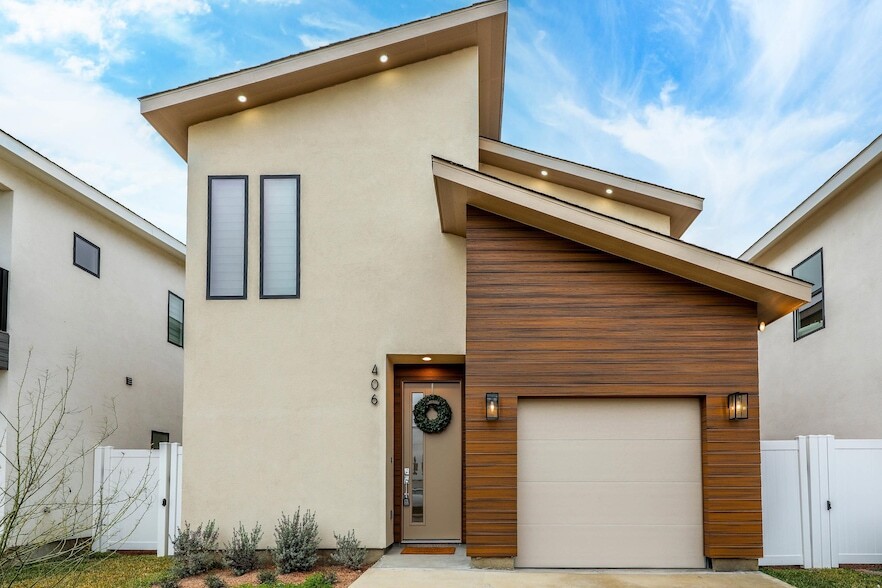 406 Deer Path Lp, Unit 641 in Laredo, TX - Foto de edificio