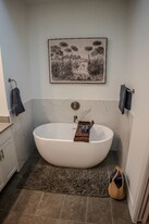 241 Maynard Terrace SE in Atlanta, GA - Building Photo