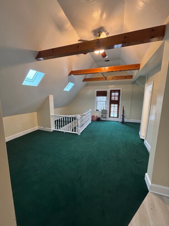 585 Beechwood Ave in Bridgeport, CT - Building Photo