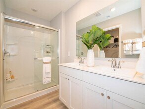 Jackson Run Townhomes in Whitestown, IN - Foto de edificio - Building Photo