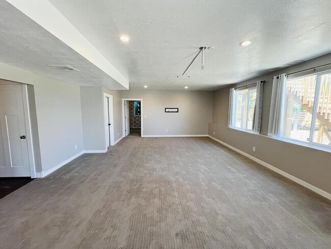 property at 4144 W Foxview Dr