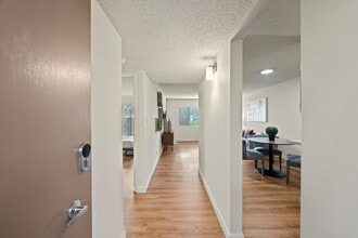 Sundale in Fremont, CA - Foto de edificio - Building Photo