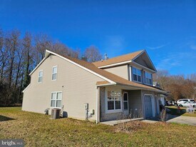 38 Heatherfield Way in Dover, DE - Building Photo