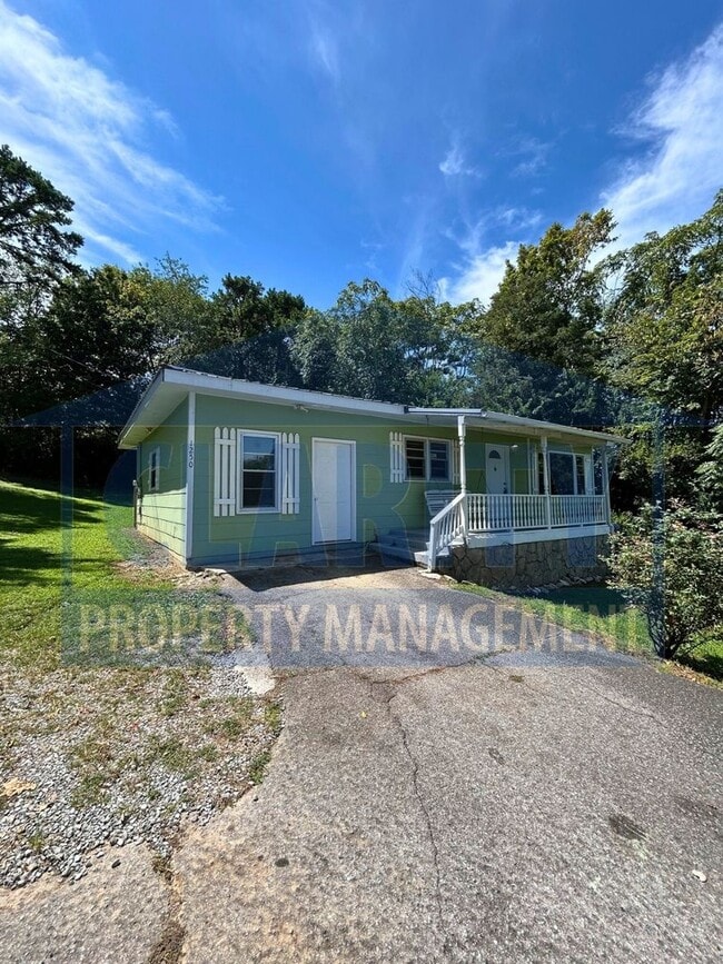 property at 1250 Spring Place Rd SE