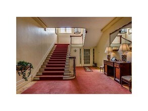 519 Bellevue Ave-Unit -2N in Newport, RI - Building Photo - Building Photo