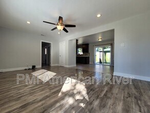 2621 Cadjew Ave in Sacramento, CA - Building Photo - Building Photo