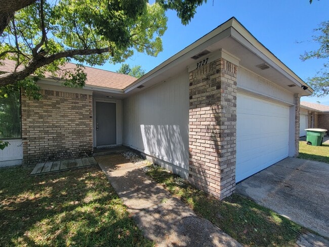 3727 Greentree Pl in Panama City, FL - Foto de edificio - Building Photo