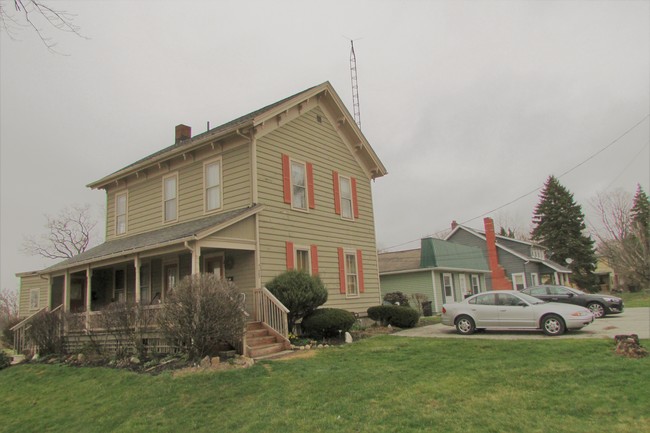 797 E Main St in Geneva, OH - Building Photo - Building Photo