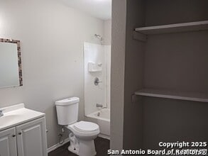 242 Tacoma Ave in San Antonio, TX - Building Photo - Building Photo